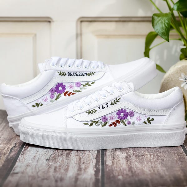 Vans Stickerei, Jubiläum Datum und Blume gestickte Vans Hochzeit, Brautblumen Stickerei Schuhe, personalisierte Schuhe für Braut & Bräutigam