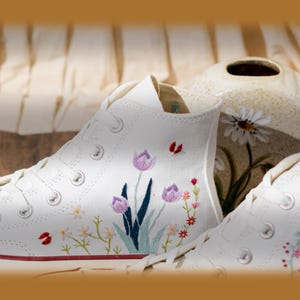 Customized Converse Shoes, Embroidered Converse Chuck 70 High Tops, Sneakers Embroidery Tulip And Butterfly, Custom Bride Shoes, Women Gift