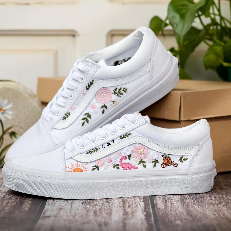 Embroidered Vans for Bride, Wildflowers Embroidered Vans Old Shool Custom, Vans Embroidery Floral, Daisy Embroidered Shoes, Gift for Her