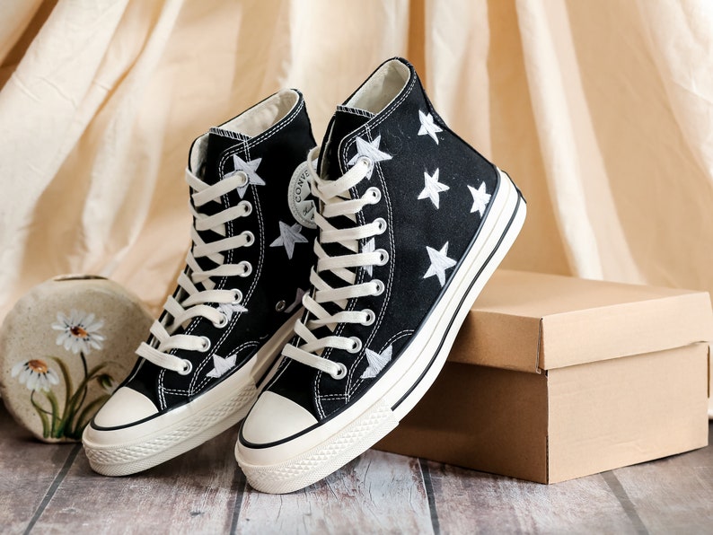 Custom Embroidered Converser 1970s, Star Embroidery Design, Star Embroidered Shoes for Men, White Star Embroidered Sneakers, Gift for Her