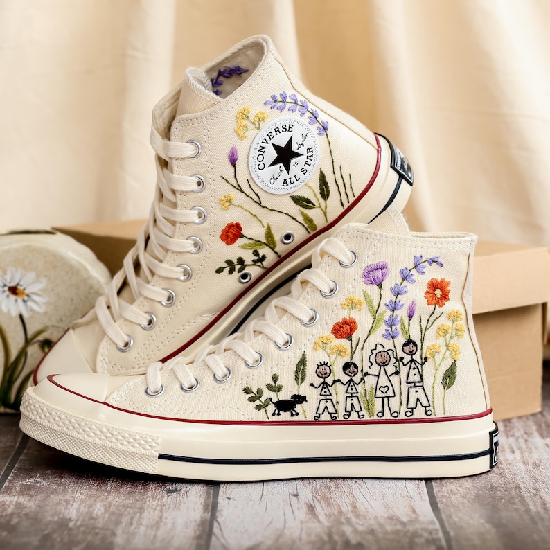 Custom Stick Figure Family Embroidered Converse, Flowers, Family Reunion Stick Figures Embroidered Shoes, Bespoke Family Gifts, Gift for Mom