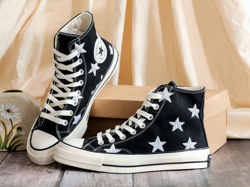 Custom Embroidered Converser 1970s, Star Embroidery Design, Star Embroidered Shoes for Men, White Star Embroidered Sneakers, Gift for Her
