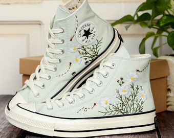 Embroidered Converse, Custom Converse High Top Embroidered Daisy, Embroidered Floral and Bees, Converse Embroidered With Flower Garden