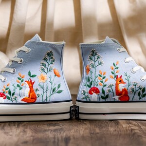 Embroidered Converse With Animals, Fox Embroidered Converse for Women, Wildflowers, Red Fox Embroidery Sneaker, Fox Converse Shoes Fox Gifts