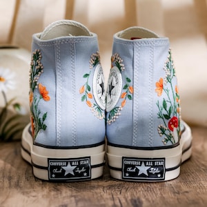 Embroidered Converse With Animals, Fox Embroidered Converse for Women, Wildflowers, Red Fox Embroidery Sneaker, Fox Converse Shoes Fox Gifts