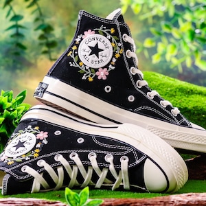 Custom Embroidered Converse High Tops, Custom Shoes Taylor 1970s Flower Embroidered, Wildflowers Embroidered Shoes, Wedding Reception Shoes
