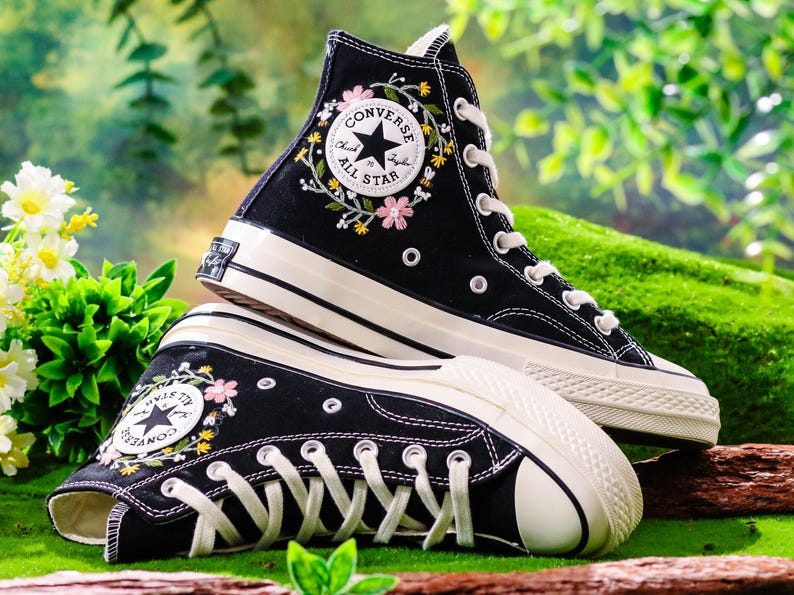 Custom Embroidered Converse High Tops, Custom Shoes Taylor 1970s Flower Embroidered, Wildflowers Embroidered Shoes, Wedding Reception Shoes