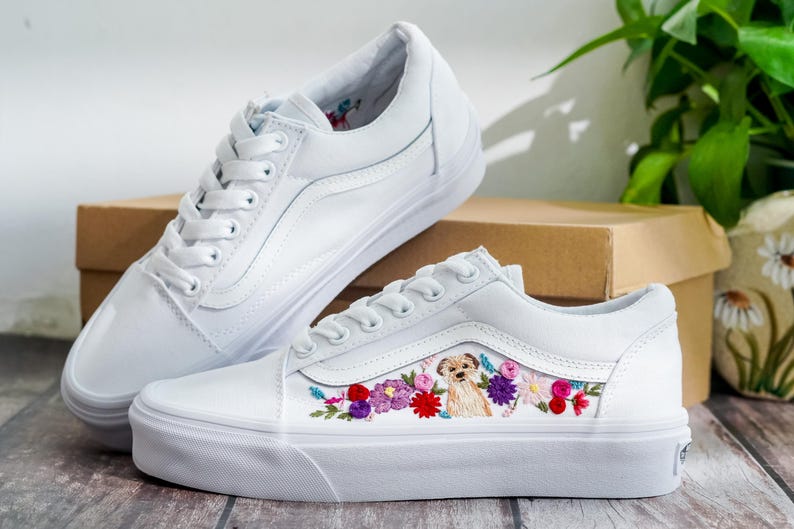 Custom Embroidered Vans Old Shool, Pet Embroidered Wedding Vans, Flowers and Dog Embroidered Shoes Custom, Personalized Bridal Sneakers