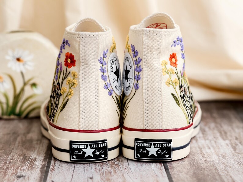 Custom Stick Figure Family Embroidered Converse, Flowers, Family Reunion Stick Figures Embroidered Shoes, Bespoke Family Gifts, Gift for Mom