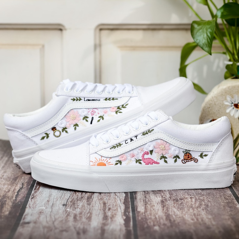 Embroidered Vans for Bride, Wildflowers Embroidered Vans Old Shool Custom, Vans Embroidery Floral, Daisy Embroidered Shoes, Gift for Her