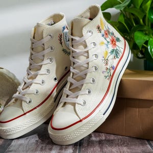Customized Embroidered Converse Shoes, Graden Flower Embroidered Sneaker, Bridal Flower Embroidered Shoes, Personalized Gifts for Her