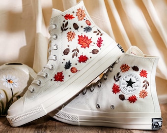 Op maat geborduurde bruiloft Converse, witte bloemen geborduurde sneakers voor bruid, bloemen geborduurde bruiloft receptie schoenen, huwelijkscadeaus