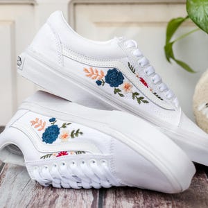 Wedding Vans for Bride, Bridal Flower Embroidered Shoes Custom, White Vans Flowers, Wedding Flowers Embroidered Sneaker Custom, Gift for Her