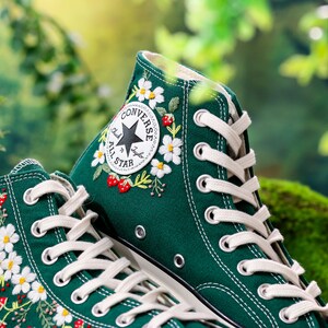 Custom Embroidered Converse, Strawberry Embroidered Sneaker for Her, Strawberry and Daisy Embroidered Shoes, Strawberry Embroidered Converse