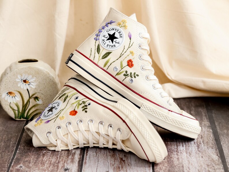 Custom Stick Figure Family Embroidered Converse, Flowers, Family Reunion Stick Figures Embroidered Shoes, Bespoke Family Gifts, Gift for Mom