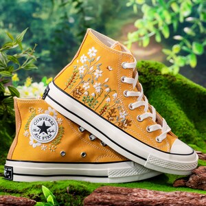 Custom Converse Embroidered Shoes, Flower Embroidered Converse, Floral Embroidery Sneakers, Daisy Embroidered Converse, Wedding Gifts