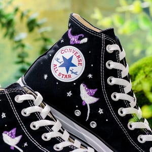 Embroidered Converse High Tops, Manta Ray Converse, Custom Shoes Embroidery Ocean, Embroidered Converse with Manta Rays, Unique Gifts