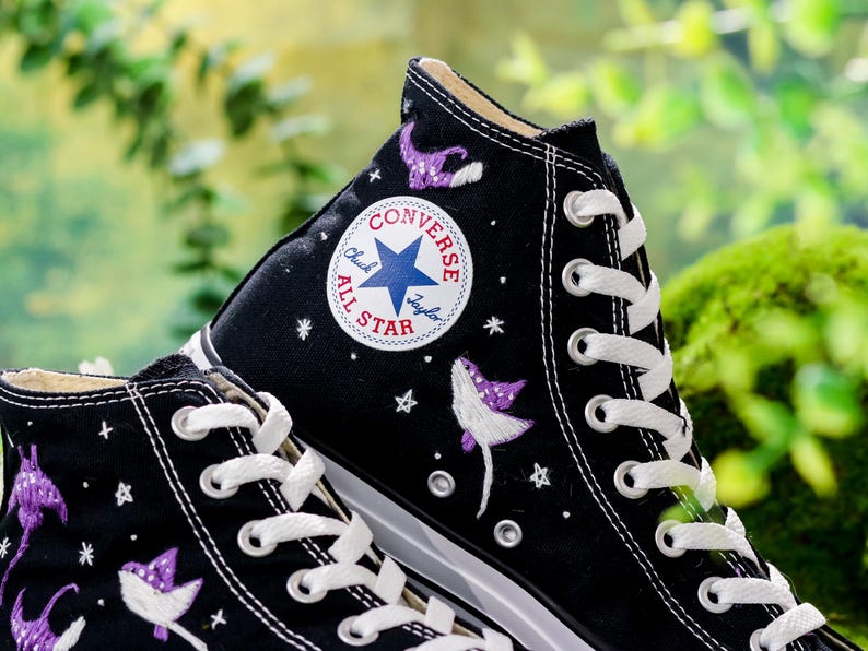 Embroidered Converse High Tops, Manta Ray Converse, Custom Shoes Embroidery Ocean, Embroidered Converse with Manta Rays, Unique Gifts