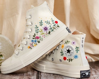 Custom bruidsbloemen geborduurde Converse voor bruiloft, bloemen geborduurde sneakers voor bruid, bloemen geborduurde schoenen, huwelijksgeschenken