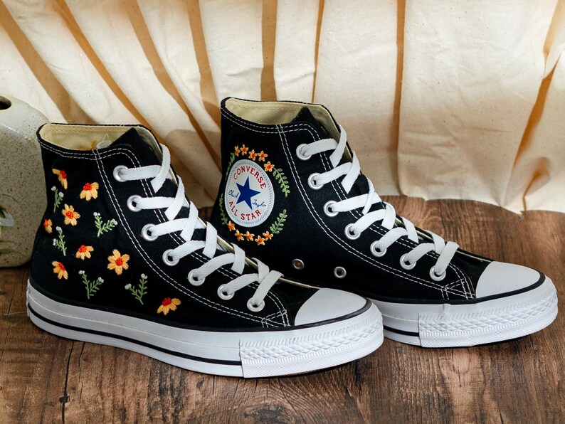 Custom Embroidered Converse Chuck Taylor High Tops, Black Converse Embroidery With Daisy, Custom Floral Embroidered Sneakers, Gift For Women