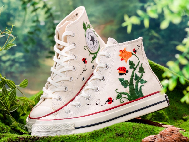 Custom Converse Embroidery, Trumpet Creeper Flower Embroidered Converse, Trumpet Vine and Ladybug Embroidered Shoes Custom , Gift for Her