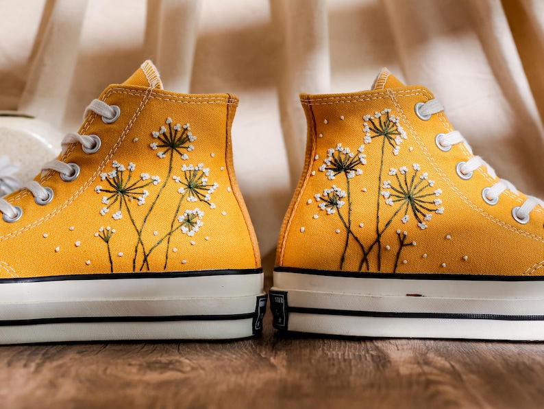 Embroidered Converse High Tops, Custom Converse Shoes with Dandelion Embroidery,  Converse Embroidered Shoes for flower lovers, Gift For Her