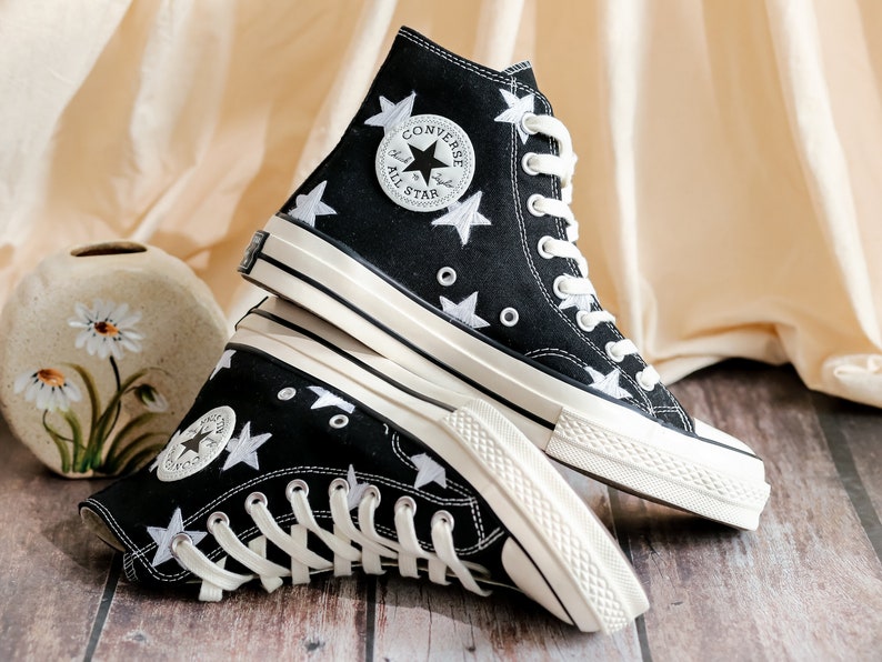 Custom Embroidered Converser 1970s, Star Embroidery Design, Star Embroidered Shoes for Men, White Star Embroidered Sneakers, Gift for Her