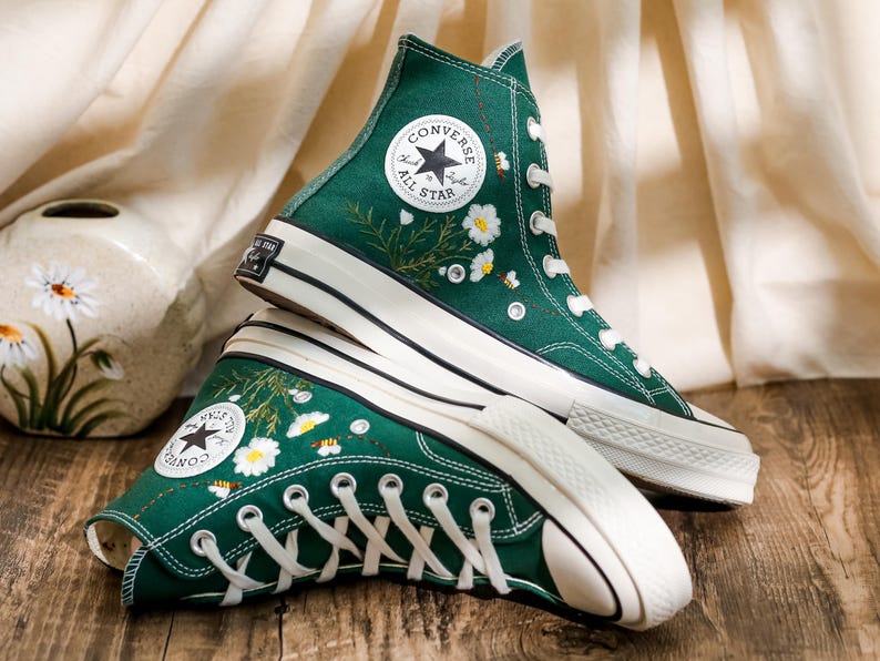 Green Converse Embroidered Daisy, White Flowers Embroidered Converse, Flowers Embroidered Shoes, Floral Embroidered Sneaker, Birthday Gifts