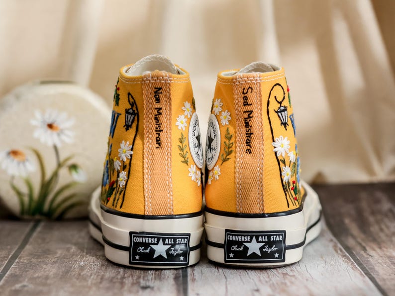 Custom Converse Chuck Taylor Embroidered Flowers & Initials, Embroidered Converse Flowers, Flower Embroidered Shoes, Birthday Gifts for Her