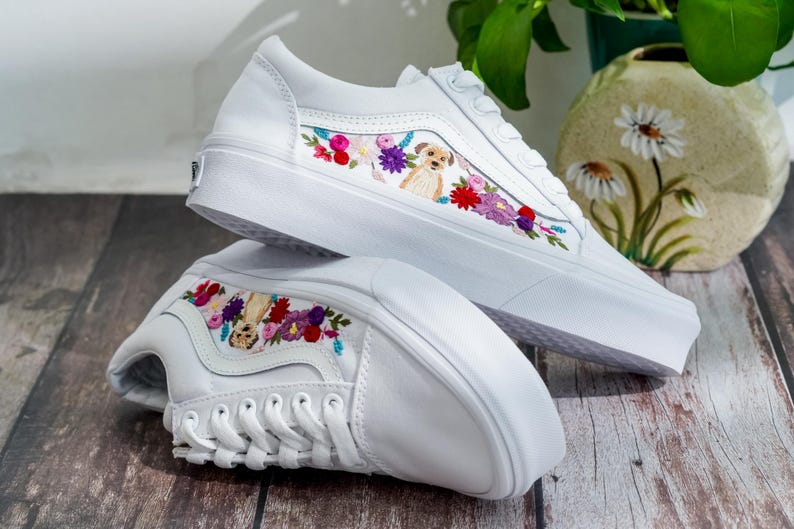 Custom Embroidered Vans Old Shool, Pet Embroidered Wedding Vans, Flowers and Dog Embroidered Shoes Custom, Personalized Bridal Sneakers