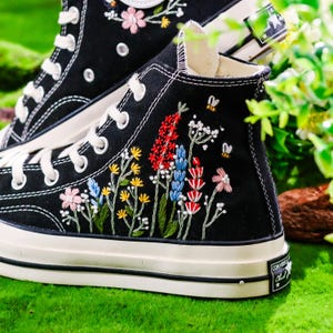 Custom Embroidered Converse High Tops, Custom Shoes Taylor 1970s Flower Embroidered, Wildflowers Embroidered Shoes, Wedding Reception Shoes