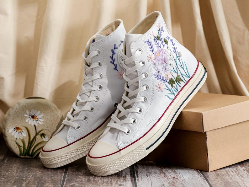 Custom Wedding Converse Platform, Wedding Flowers Embroidered Shoes Custom, Bridal Flowers Embroidered Sneakers, Wedding Flowers Embroiderey