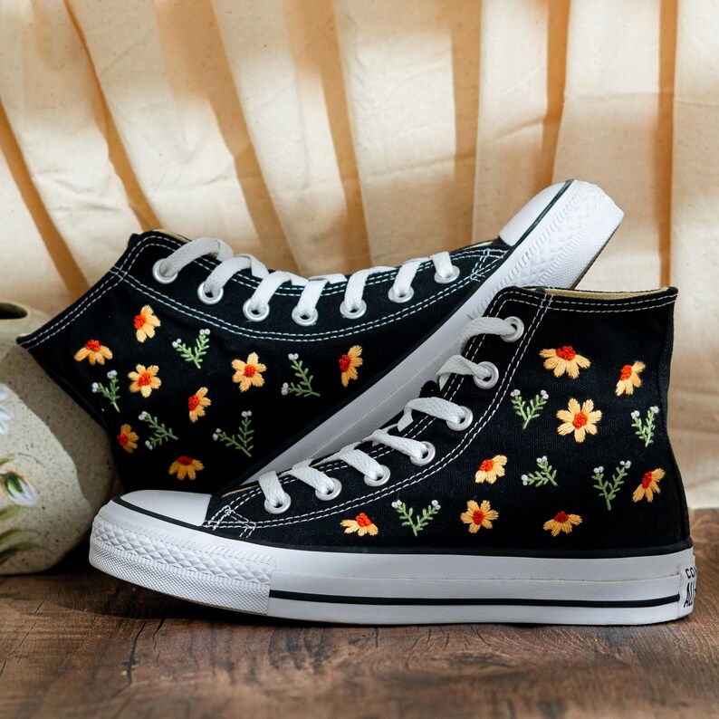 Custom Embroidered Converse Chuck Taylor High Tops, Yellow Converse Embroidery Daisy & Lavender, Custom Floral Embroidered Sneaker, Gift Her