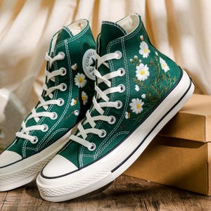Green Converse Embroidered Daisy, White Flowers Embroidered Converse, Flowers Embroidered Shoes, Floral Embroidered Sneaker, Birthday Gifts