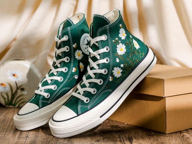 Green Converse Embroidered Daisy, White Flowers Embroidered Converse, Flowers Embroidered Shoes, Floral Embroidered Sneaker, Birthday Gifts