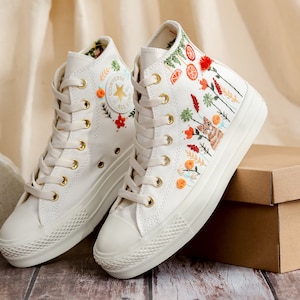 Anpassade broderade platåsneakers, broderade skor med kattmotiv, broderade sneakers med husdjur och blommor för kvinnor, Converse-anpassade små blommor bild 6