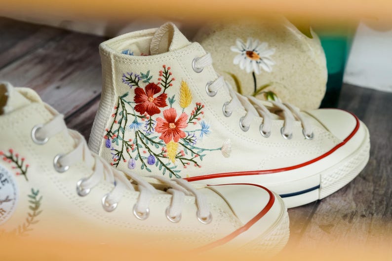 Customized Embroidered Converse Shoes, Graden Flower Embroidered Sneaker, Bridal Flower Embroidered Shoes, Personalized Gifts for Her