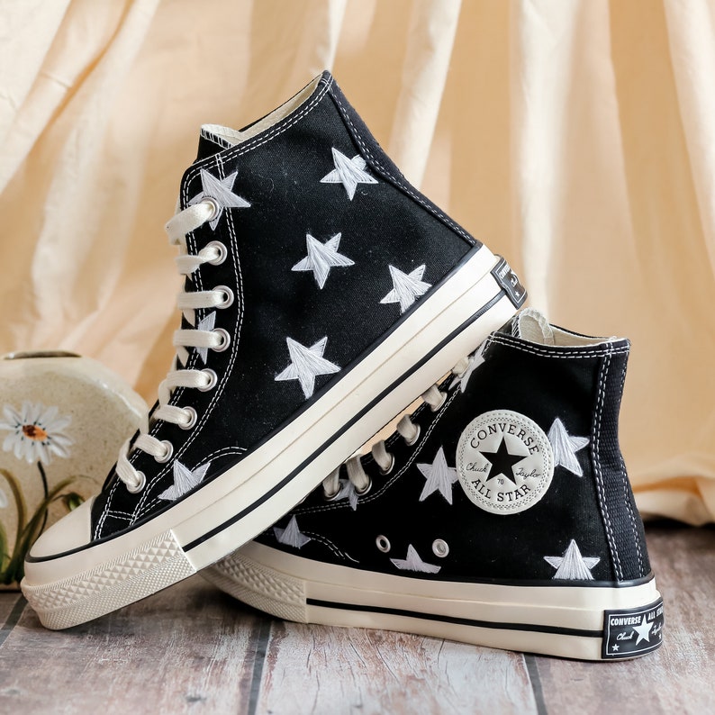 Custom Embroidered Converser 1970s, Star Embroidery Design, Star Embroidered Shoes for Men, White Star Embroidered Sneakers, Gift for Her