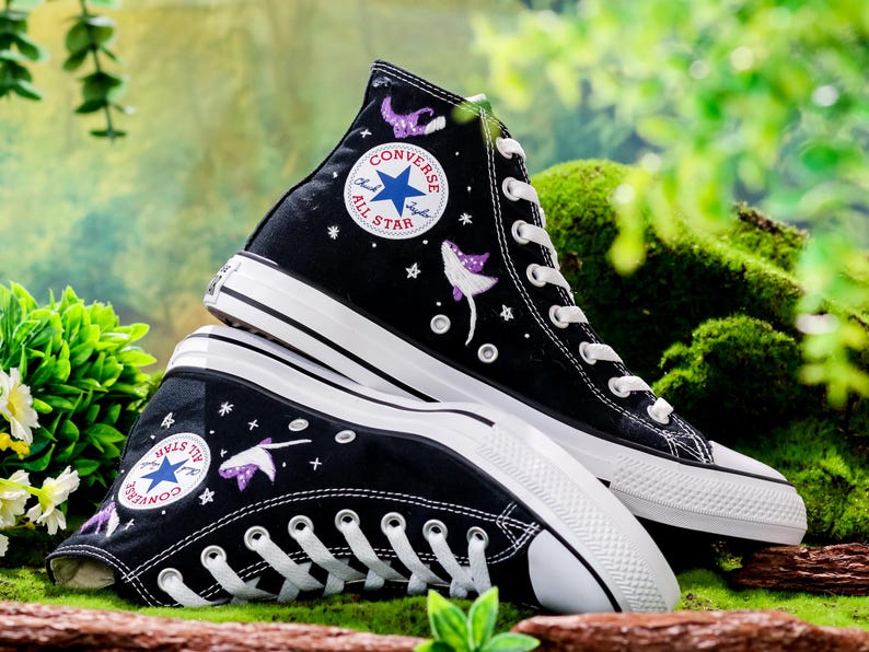 Embroidered Converse High Tops, Manta Ray Converse, Custom Shoes Embroidery Ocean, Embroidered Converse with Manta Rays, Unique Gifts
