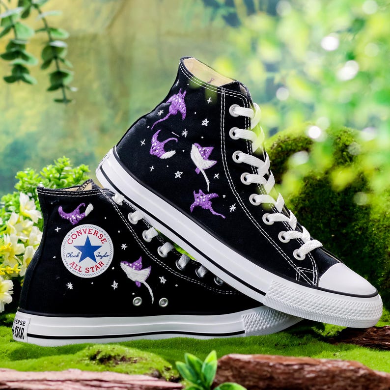 Embroidered Converse High Tops, Manta Ray Converse, Custom Shoes Embroidery Ocean, Embroidered Converse with Manta Rays, Unique Gifts