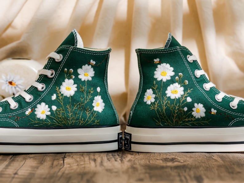 Green Converse Embroidered Daisy, White Flowers Embroidered Converse, Flowers Embroidered Shoes, Floral Embroidered Sneaker, Birthday Gifts