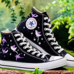 Embroidered Converse High Tops, Manta Ray Converse, Custom Shoes Embroidery Ocean, Embroidered Converse with Manta Rays, Unique Gifts