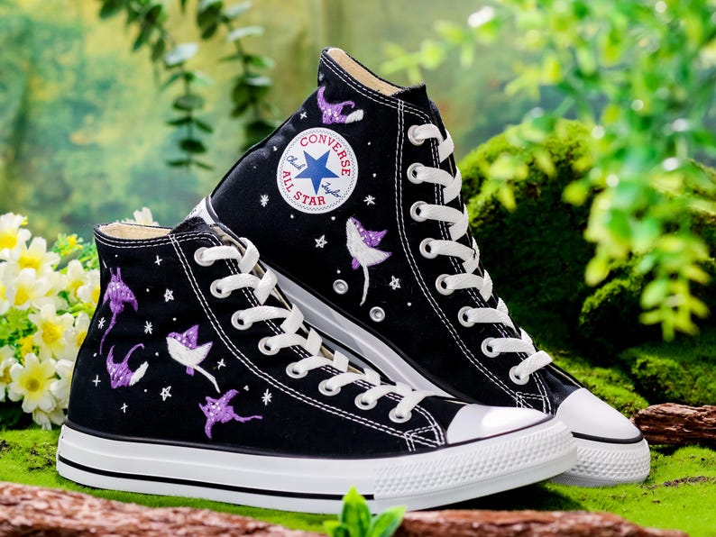 Embroidered Converse High Tops, Manta Ray Converse, Custom Shoes Embroidery Ocean, Embroidered Converse with Manta Rays, Unique Gifts