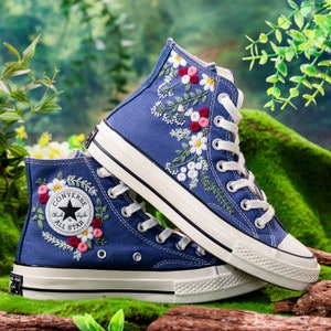 Custom Embroidered Converse Chuck Taylor All Star, Rose Flower and Daisy Embroidered Sneaker, Flower Embroidered Shoes, Unique Gift for Her