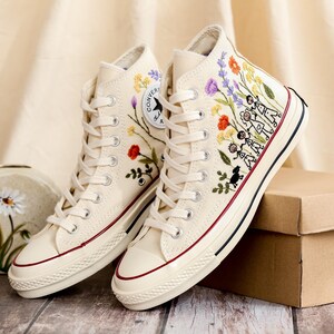 Custom Stick Figure Family Embroidered Converse, Flowers, Family Reunion Stick Figures Embroidered Shoes, Bespoke Family Gifts, Gift for Mom