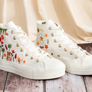 Anpassade broderade platåsneakers, broderade skor med kattmotiv, broderade sneakers med husdjur och blommor för kvinnor, Converse-anpassade små blommor bild 8