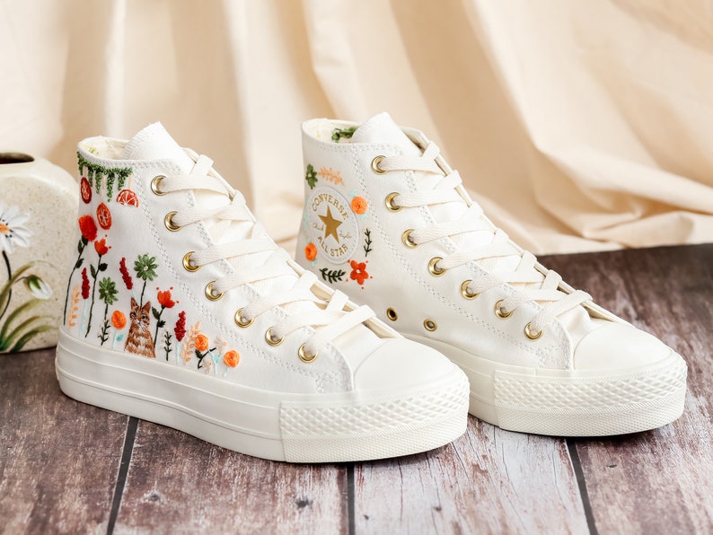 Anpassade broderade platåsneakers, broderade skor med kattmotiv, broderade sneakers med husdjur och blommor för kvinnor, Converse-anpassade små blommor bild 8