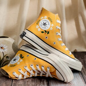 Custom Converse Chuck Taylor Embroidered Flowers & Initials, Embroidered Converse Flowers, Flower Embroidered Shoes, Birthday Gifts for Her