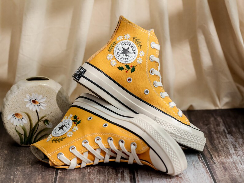 Custom Converse Chuck Taylor Embroidered Flowers & Initials, Embroidered Converse Flowers, Flower Embroidered Shoes, Birthday Gifts for Her