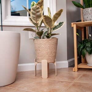 Indoor Plant Stand for 7&quot; Pot Plant Stand Small Plant Stand Plants Stand Plant Stand MCM Plant Stand Plant Plants Lovers Gifts Farmhouse Low
